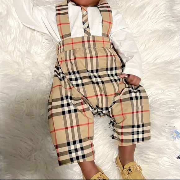 Authentic two piece baby burberry outfit - Picture 2 of 6